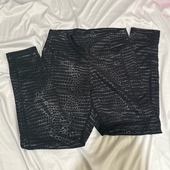 PINK VS ULTIMATE LEGGINGS - Picture 1 of 4
